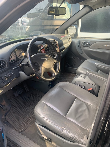 Chrysler Grand Voyager 3 of 10