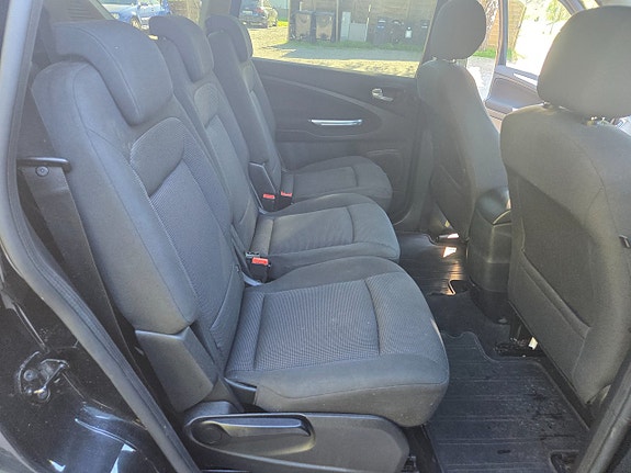 Ford S-MAX 10 of 15