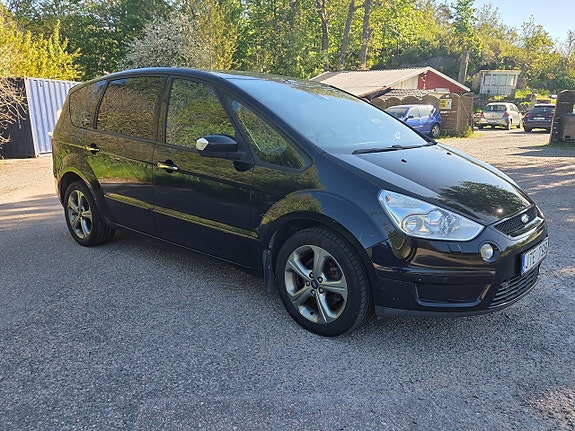 Ford S-MAX 3 of 5