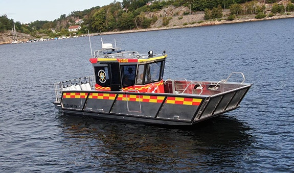 SEACORE C9i - Arbetsbåt / Transportbåt / Dykbåt / Brandbåt 7 of 12