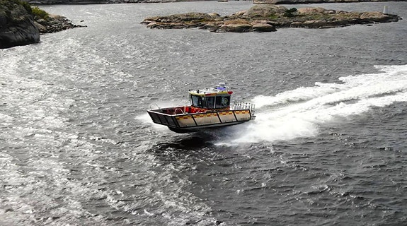 SEACORE C9i - Arbetsbåt / Transportbåt / Dykbåt / Brandbåt 2 of 12