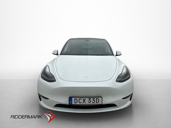 Tesla Model Y 3 of 5