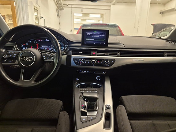 Audi A4 8 of 12