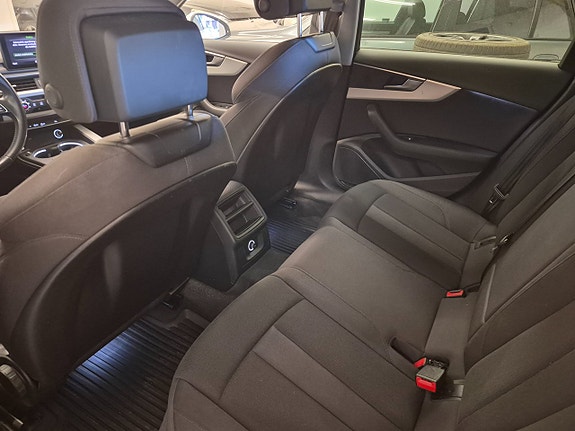 Audi A4 10 of 12
