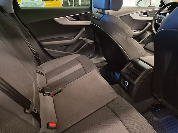 Audi A4 11 of 12