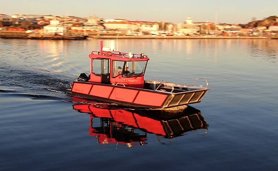 SEACORE C8 EX - Arbetsbåt / Transportbåt / Dykbåt / Brandbåt 3 of 12