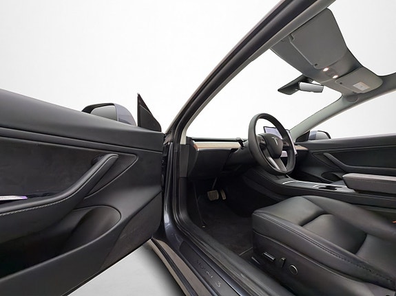 Tesla Model 3 17 of 30