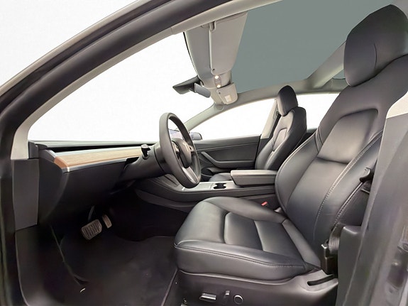 Tesla Model 3 16 of 30