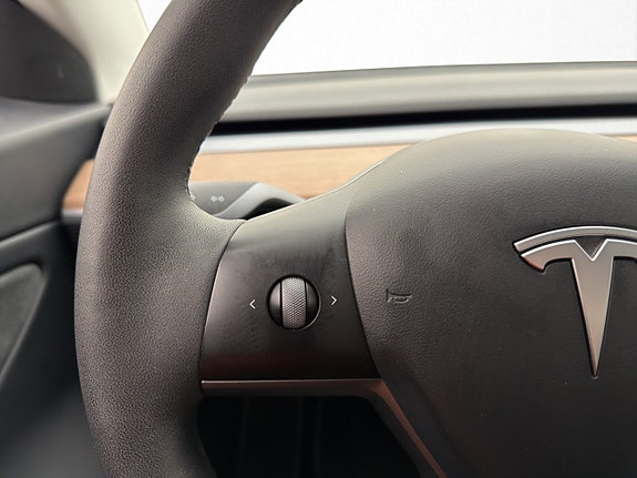 Tesla Model 3 27 of 30