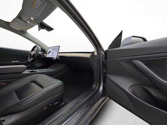 Tesla Model 3 11 of 30