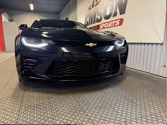 Chevrolet Camaro SS 2 of 9