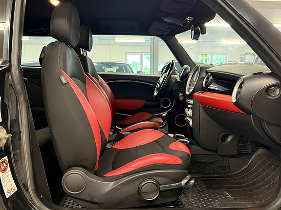 MINI Cooper 10 of 21