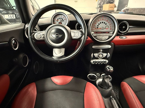 MINI Cooper 15 of 21