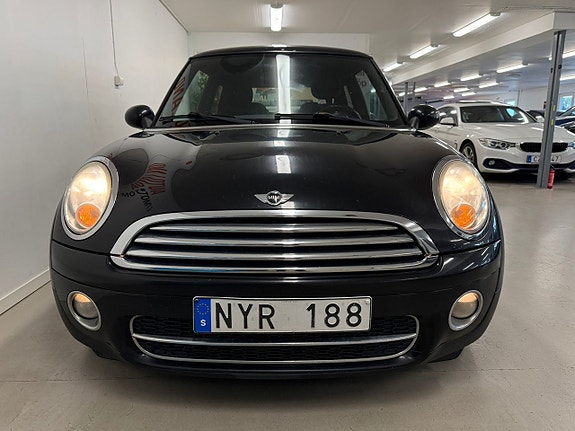 MINI Cooper 2 of 5