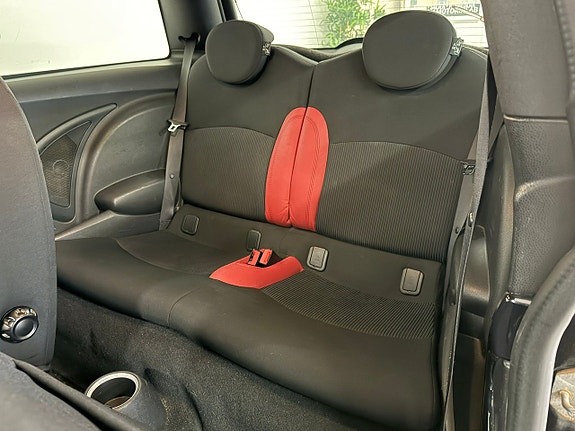 MINI Cooper 11 of 21