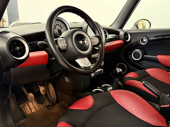 MINI Cooper 12 of 21