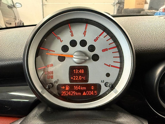 MINI Cooper 17 of 21