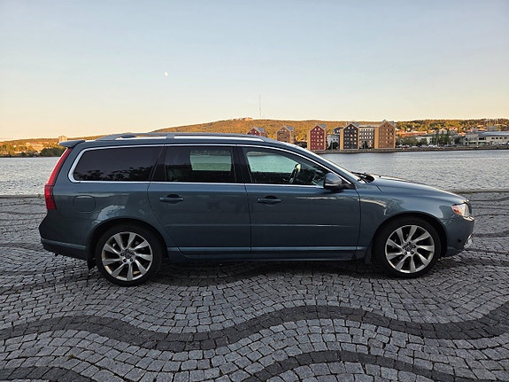Volvo V70 5 of 5