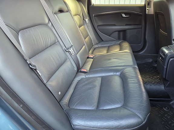 Volvo V70 9 of 9