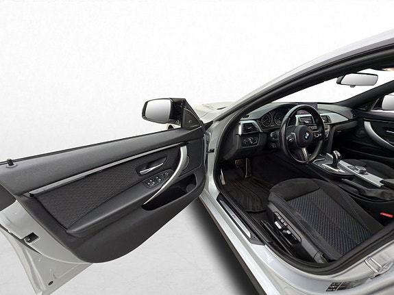 BMW 440i 10 of 30
