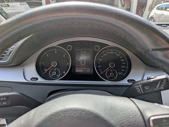 Volkswagen Passat Alltrack 4 of 5