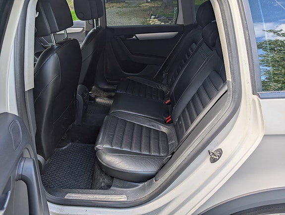 Volkswagen Passat Alltrack 5 of 5