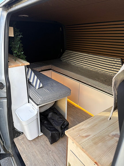 Volkswagen Transporter 4 of 5
