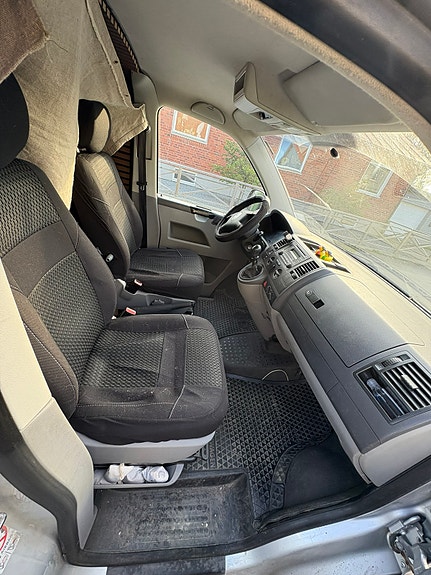 Volkswagen Transporter 3 of 5