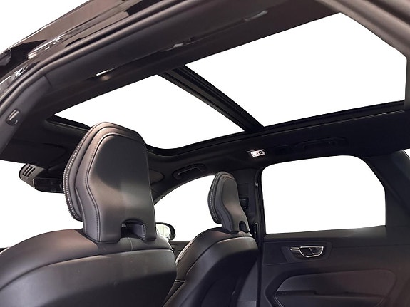 Volvo XC60 10 of 21