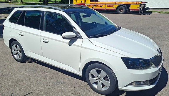Skoda Fabia 2 of 13