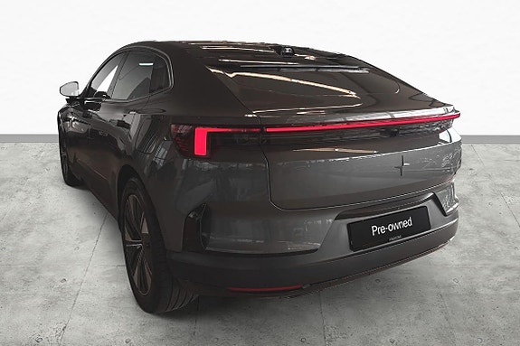Polestar 4 7 of 30