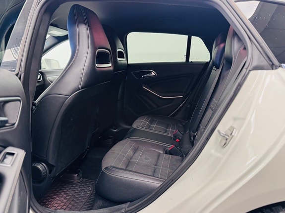 Mercedes-Benz CLA220 d 12 of 16
