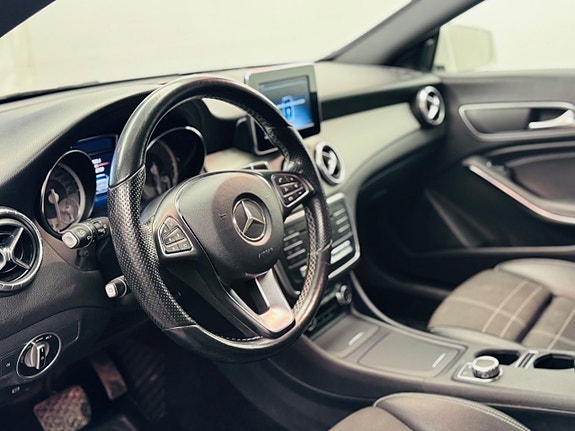 Mercedes-Benz CLA220 d 11 of 16
