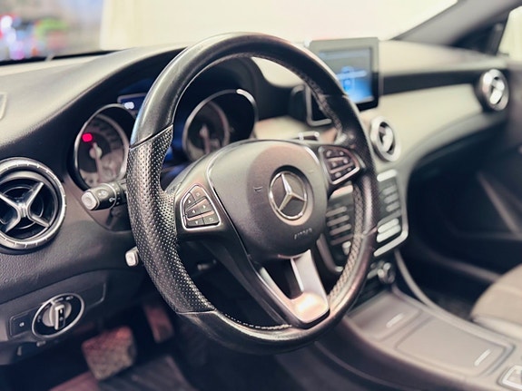 Mercedes-Benz CLA220 d 9 of 16