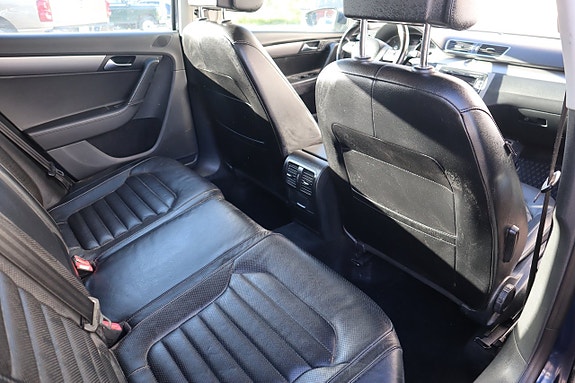 Volkswagen Passat 20 of 22