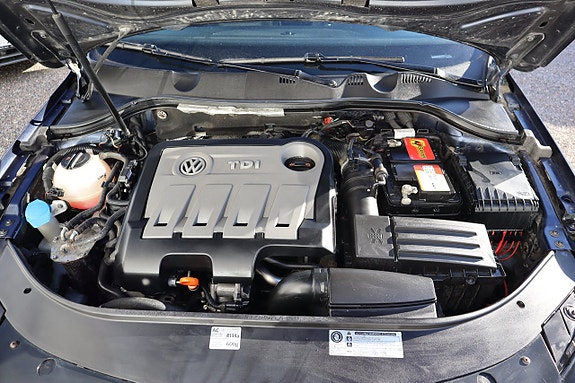 Volkswagen Passat 13 of 22
