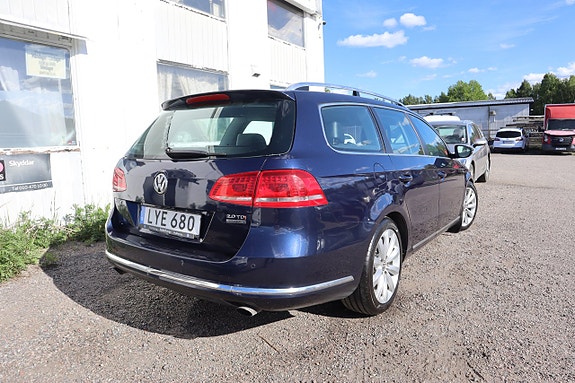 Volkswagen Passat 6 of 22