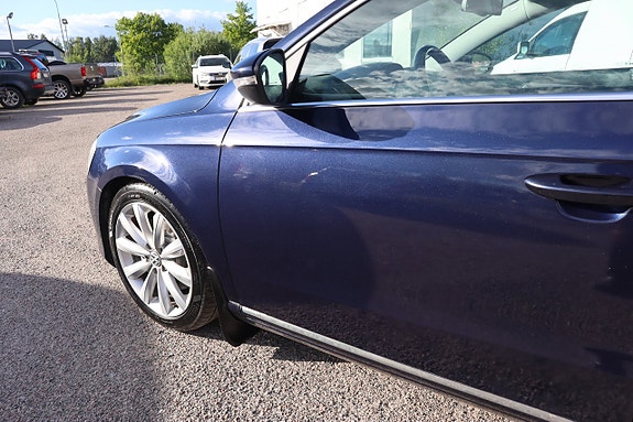 Volkswagen Passat 9 of 22