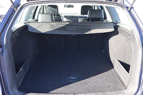 Volkswagen Passat 22 of 22
