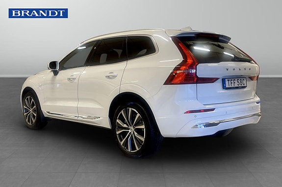Volvo XC60 2 of 5