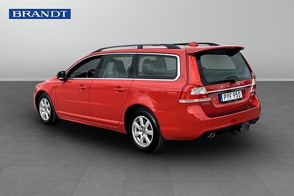 Volvo V70 2 of 5