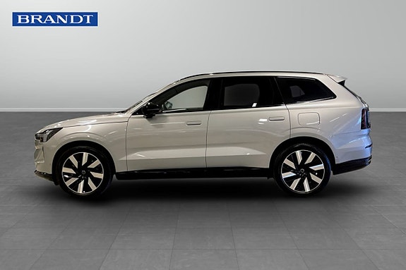 Volvo EX90 3 of 13