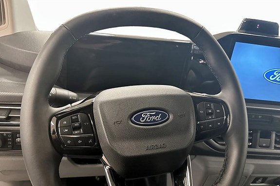 Ford Transit Custom 11 of 14