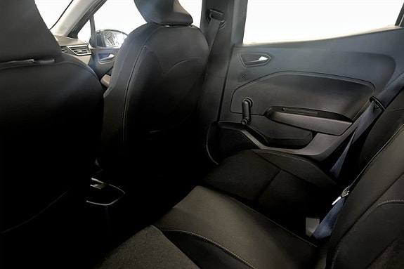 Renault Clio 16 of 18