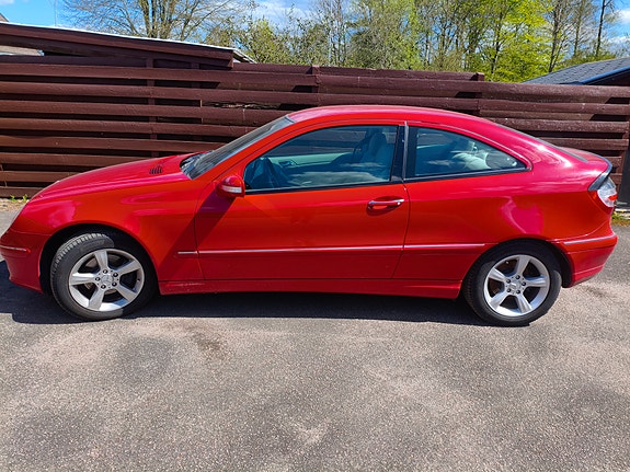 Mercedes-Benz C160 3 of 7