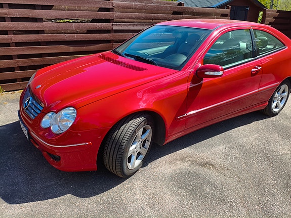 Mercedes-Benz C160 2 of 7