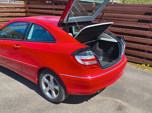 Mercedes-Benz C160 5 of 7