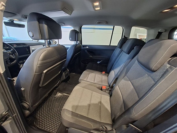 Volkswagen Touran 6 of 15