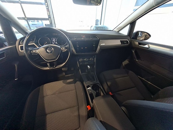 Volkswagen Touran 7 of 15