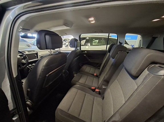Volkswagen Touran 11 of 15